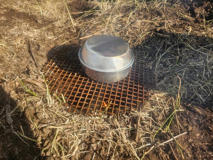 Cooking peas on the stove 