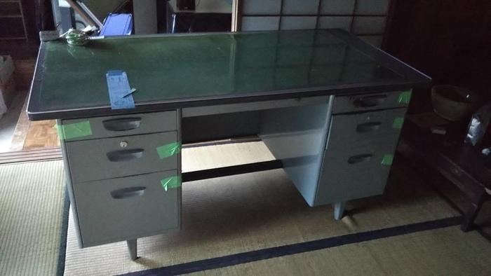 sturdy desk