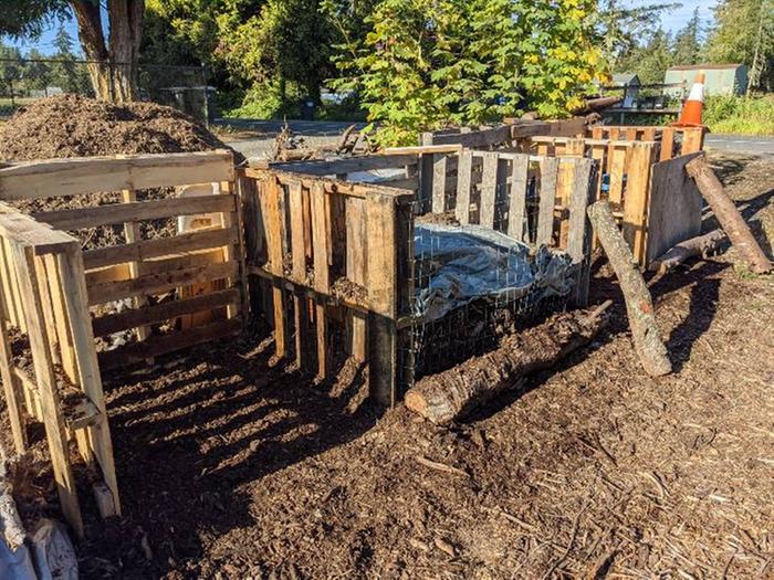 4 bin compost setup.