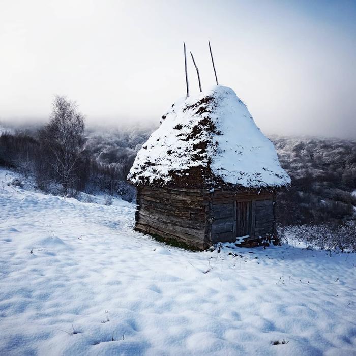 traditional-off-grid-shelter