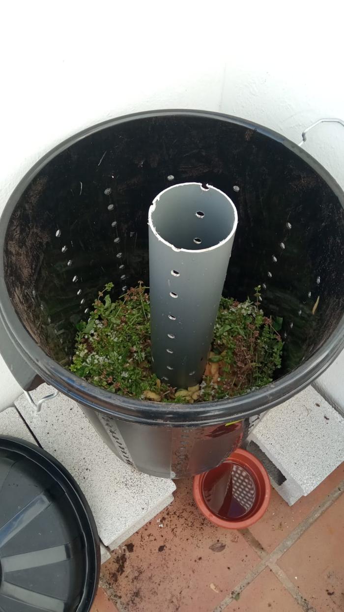 Compost bin