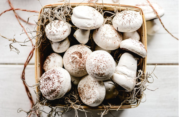 Meringue mushrooms