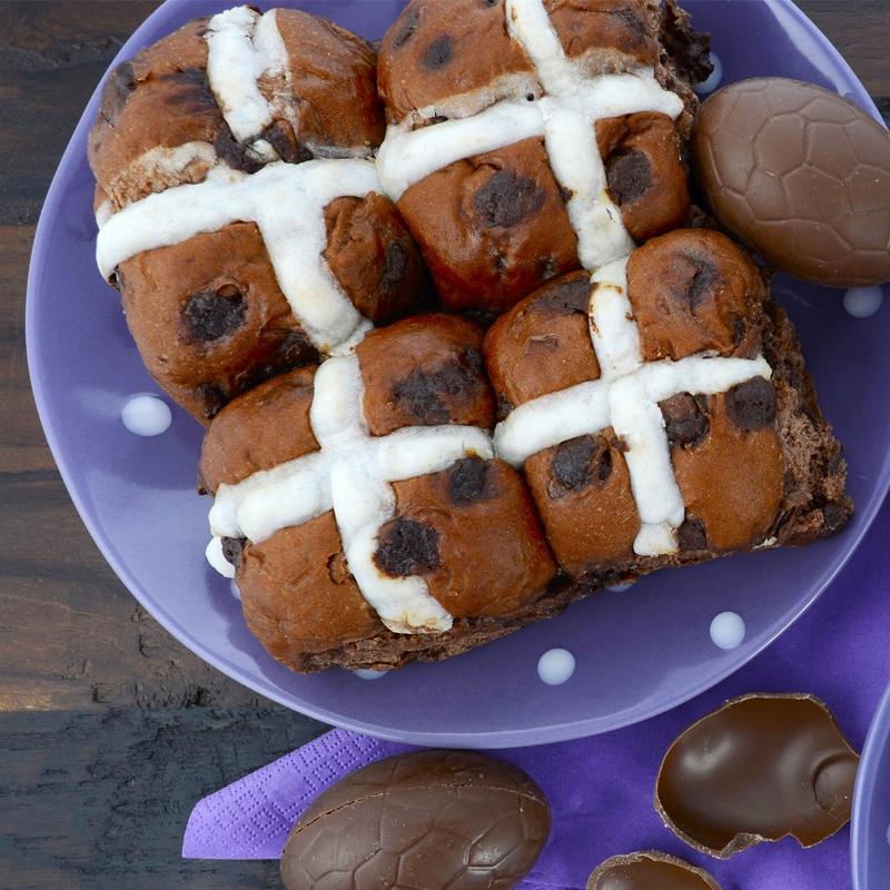 choc cross buns