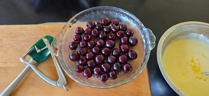 Sweet cherries in a piece dish