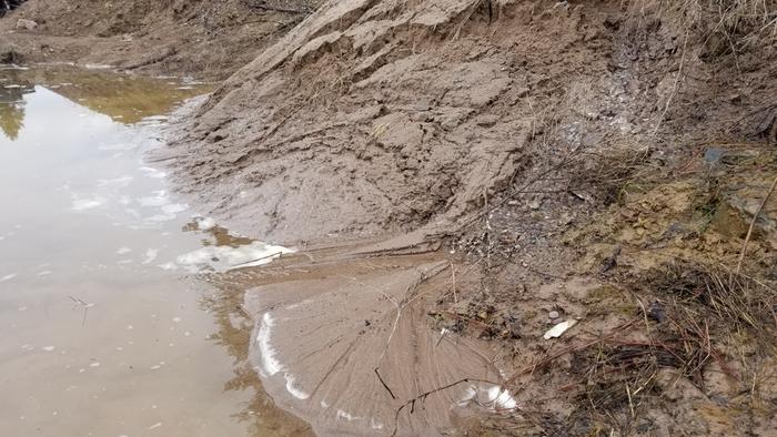Water flow from rocks