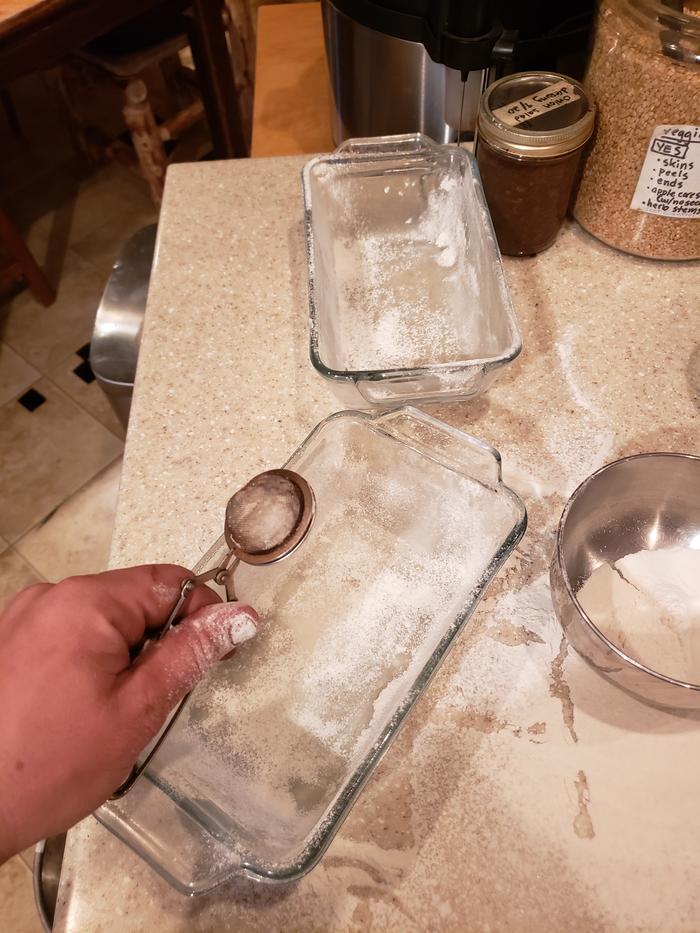 Oil and flour pans