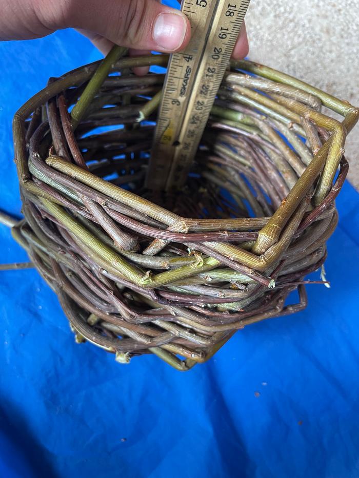 Measure size of woven basket