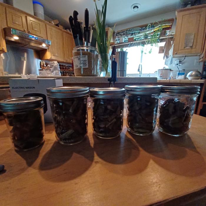 [Thumbnail for rhubarb-cand-in-jars.jpg]
