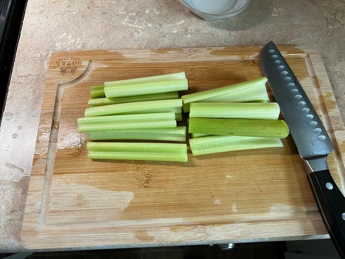 Chopped celery 