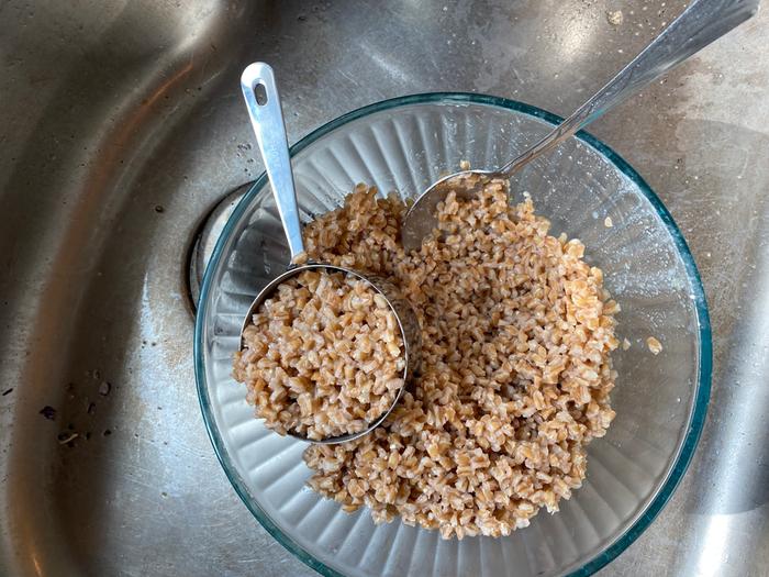 1cup measuring cup for reference 1.5 cups dry yielded about 3 cups cooked 