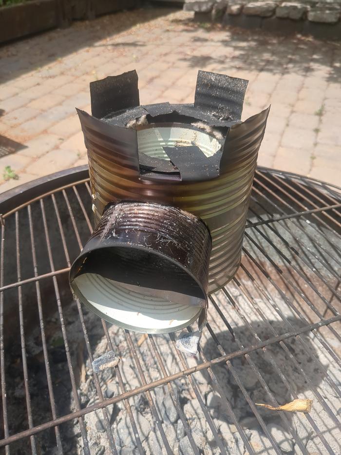 After using the little stove, it is a bit discolored.