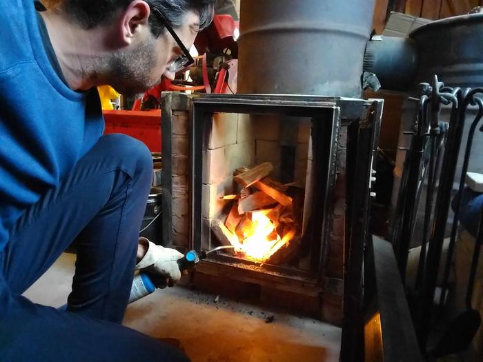 Starting the fire with a warm chimney