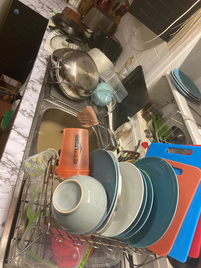 The drip-drying pile. After washing the mugs and glasses I went on auto piolet and towel-dried them, putting them away as I did so! The rest of the dishes are still here though.