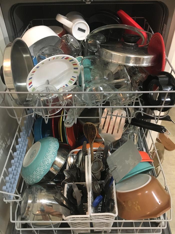 The clean dishes 