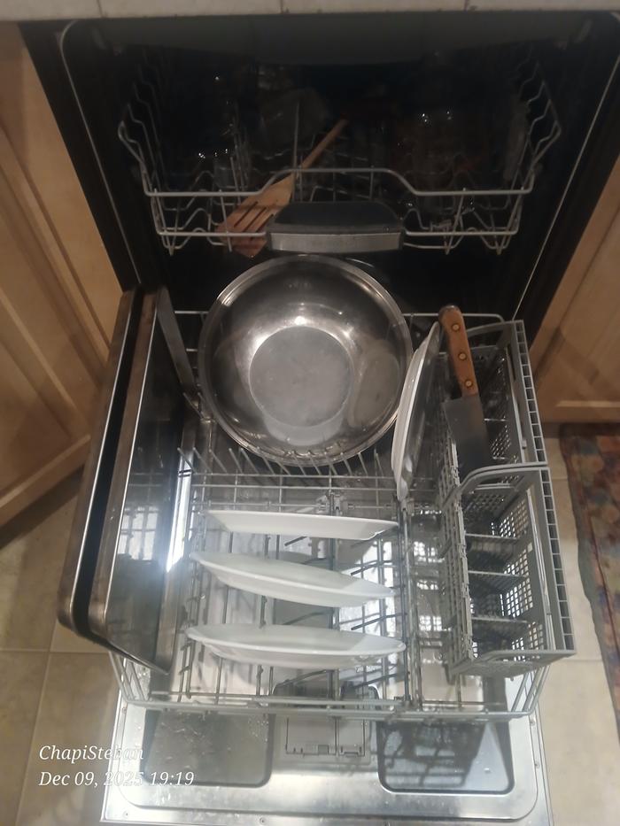 Clean dishes placed to dry 