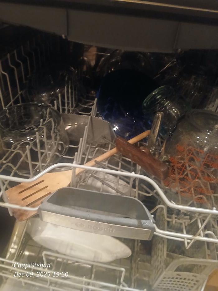 Clean dishes placed to dry 