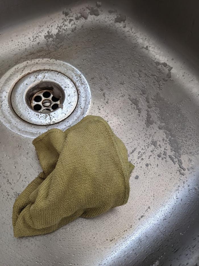 Using sugar in sink