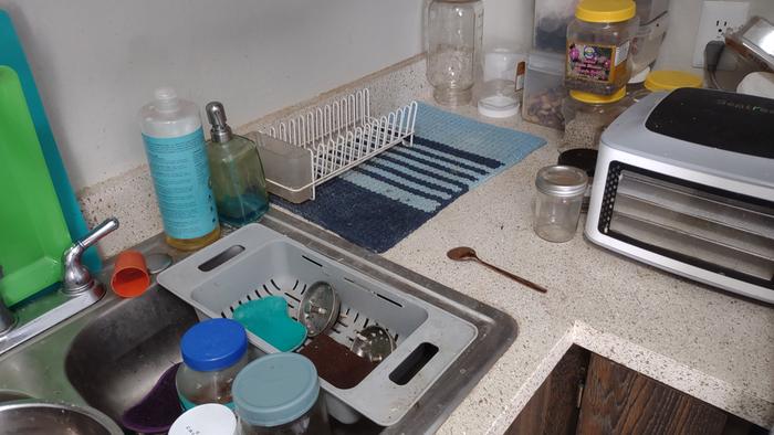 [Thumbnail for 02-dirty-counter-and-sink.jpg]