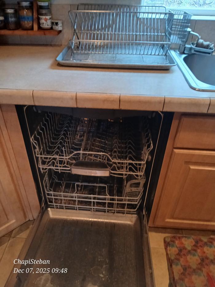 After pic ... in conjunction with before pic with sink, which you see dishes in rack 