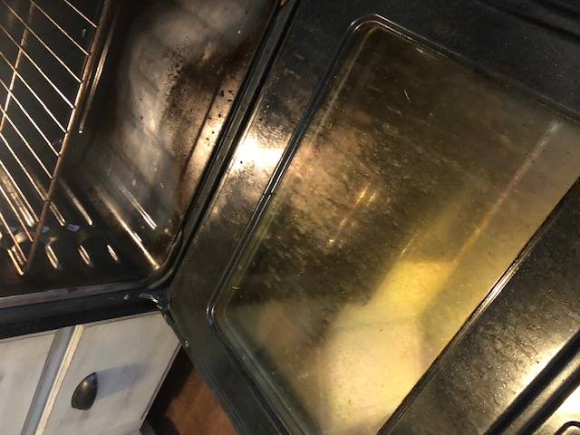 Before oven door, notice all the grease spots