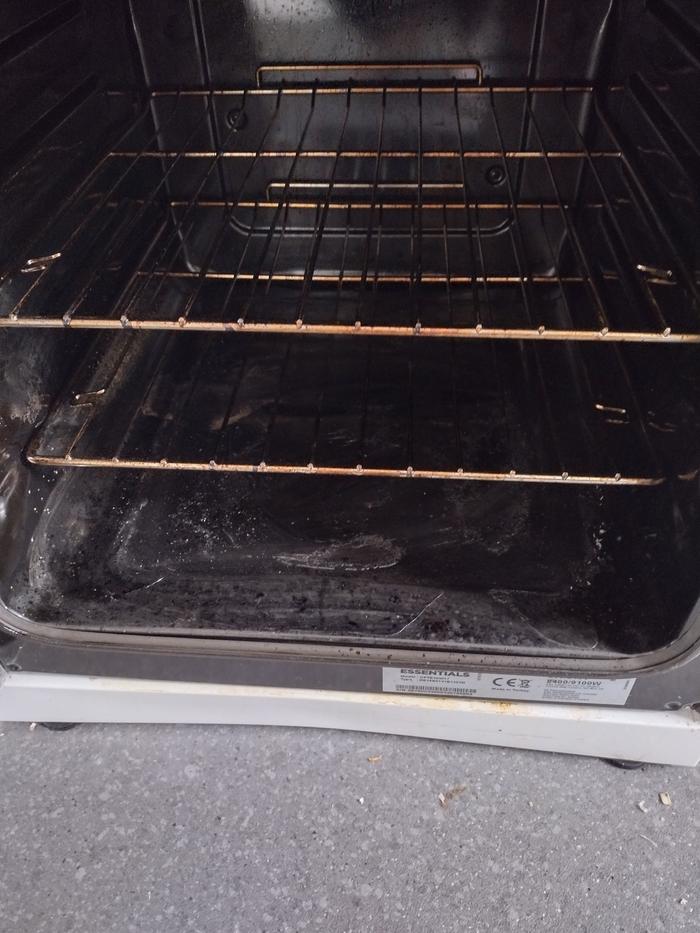 My (embarrassingly) dirty oven