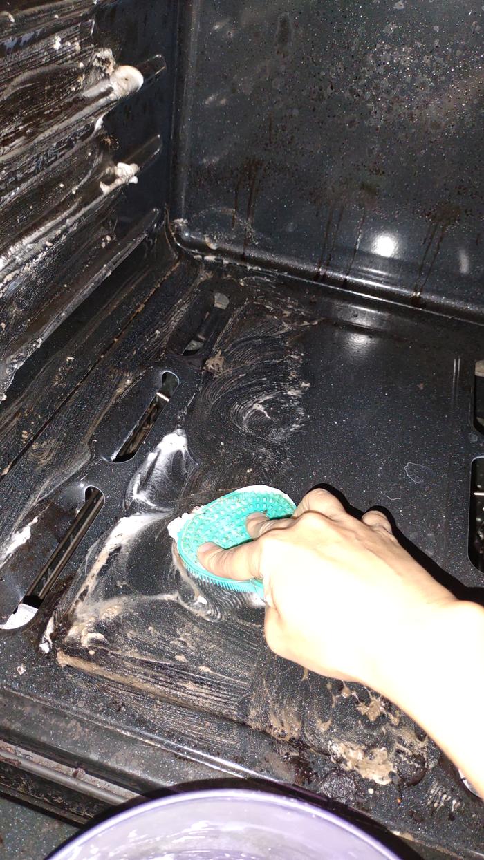 [Thumbnail for Applying-Baking-Soda-Paste.jpg]