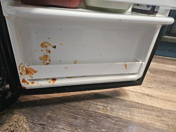 Yucky milk compartment