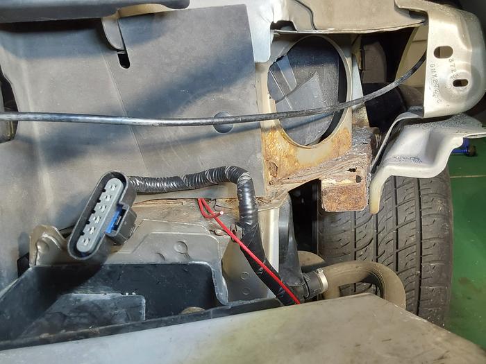 Connected to the wiring harness, load resistor behind the baffle now. 