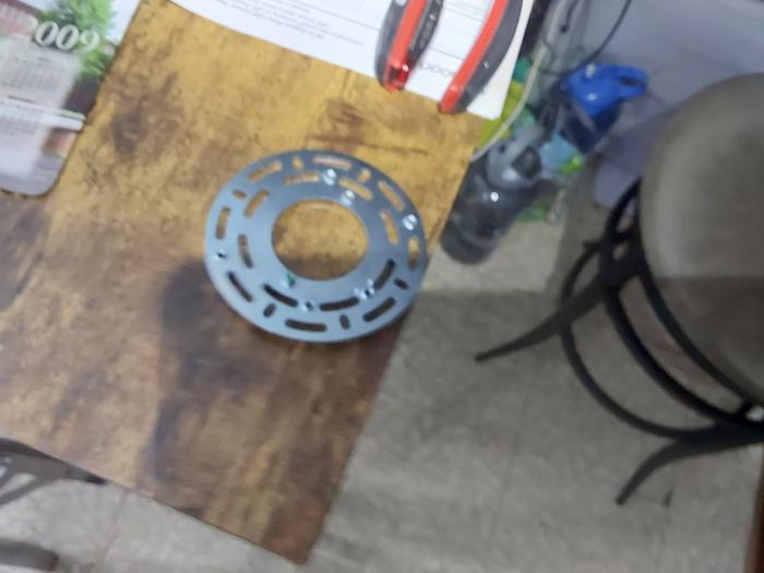 I think they call this a universal adapter ring