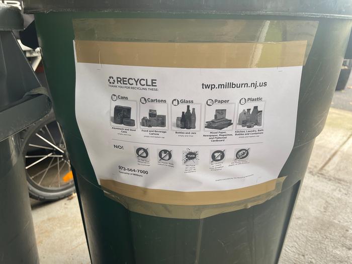 Recycling label with instructions