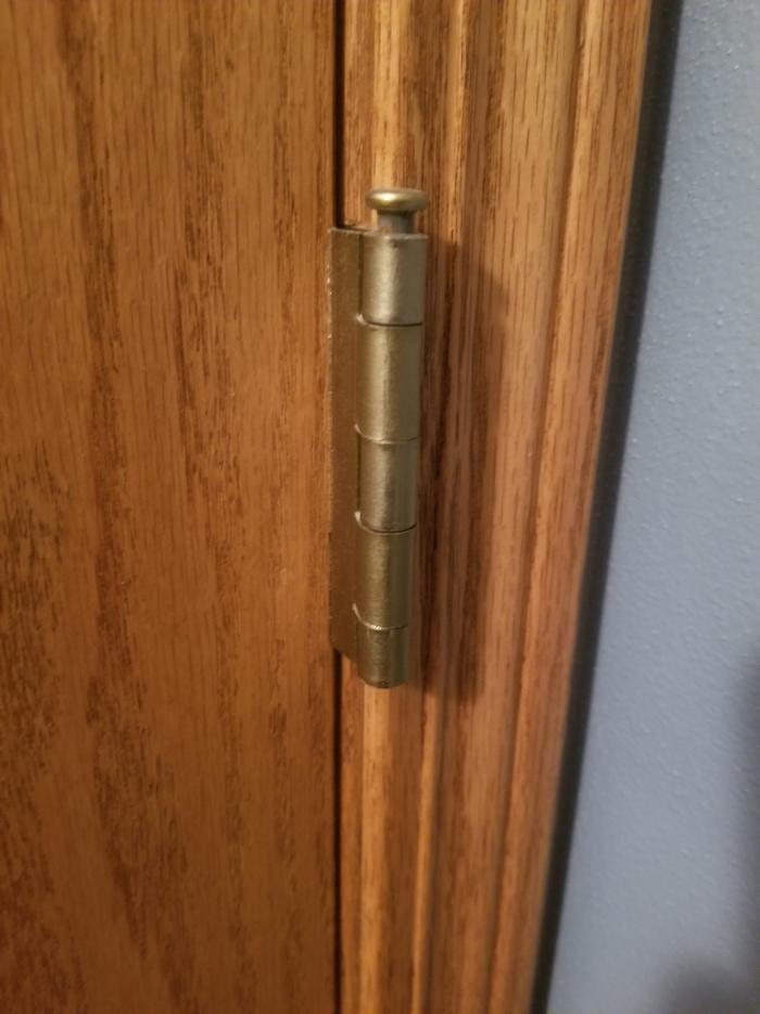 squeaky bathroom hinges 