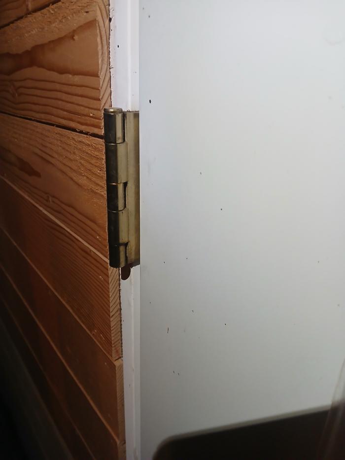 Middle hinge before pic