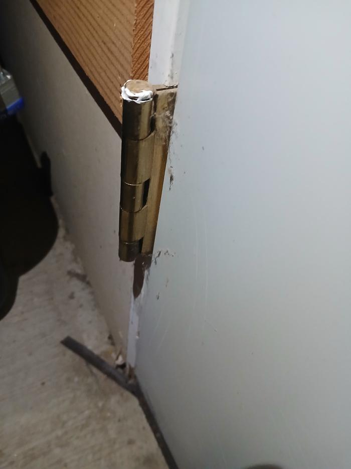 Bottom hinge after pic 