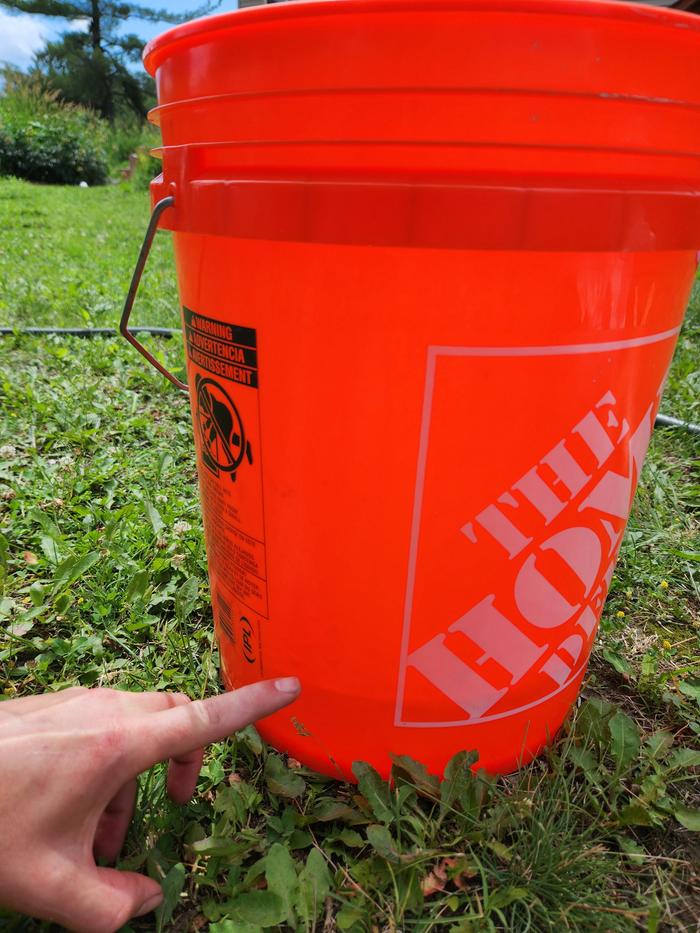 level of raw urine in 5gal bucket