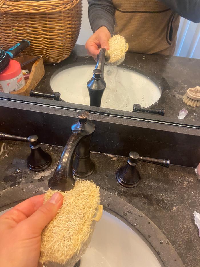 [Thumbnail for 2b_cleaning-the-faucet.JPG]