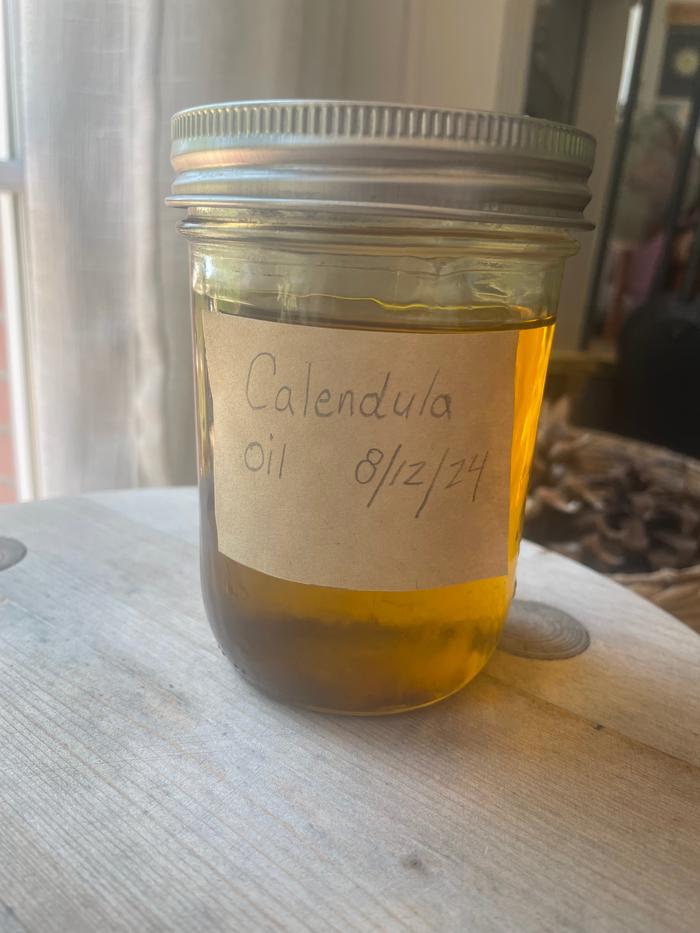 Stained and labeled calendula oil