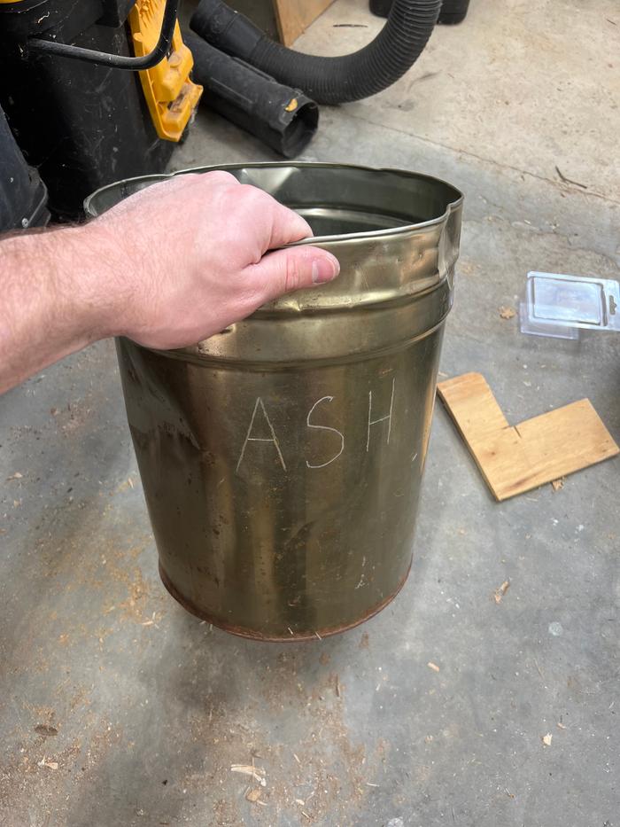 Metal bucket