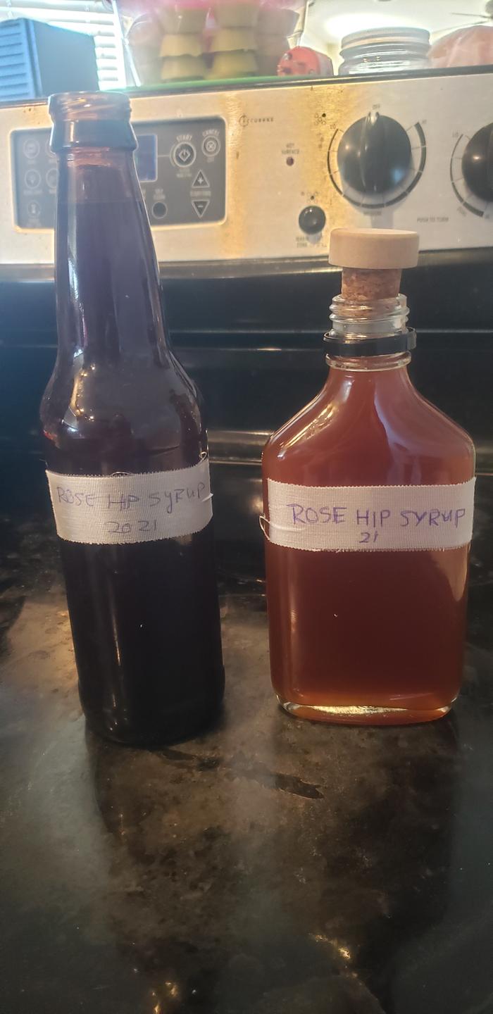 Finished rose hip syrup