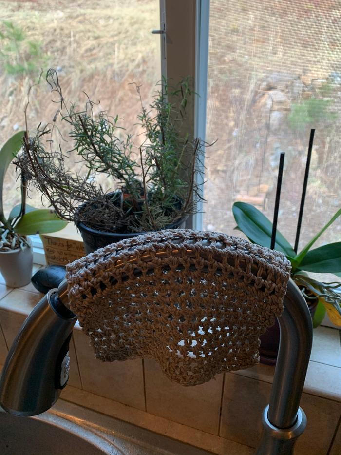 I made a dishcloth from the hemp Judith Browning sent us
