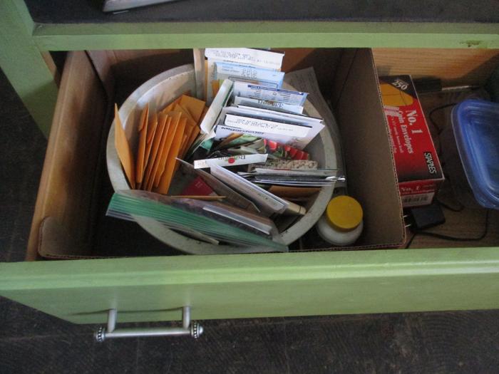 Seed packet storage drawer with seed envelopes