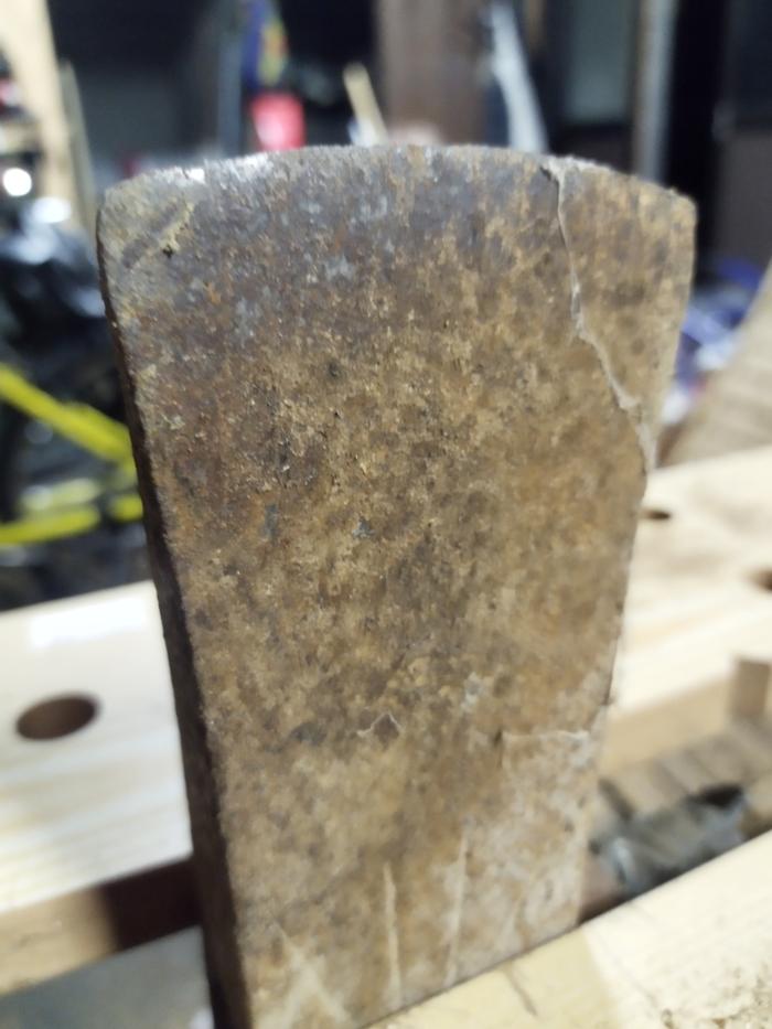 Dull, rusty and chipped edge