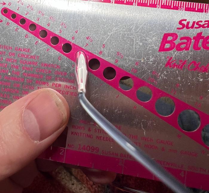 sizing a circular knitting needle