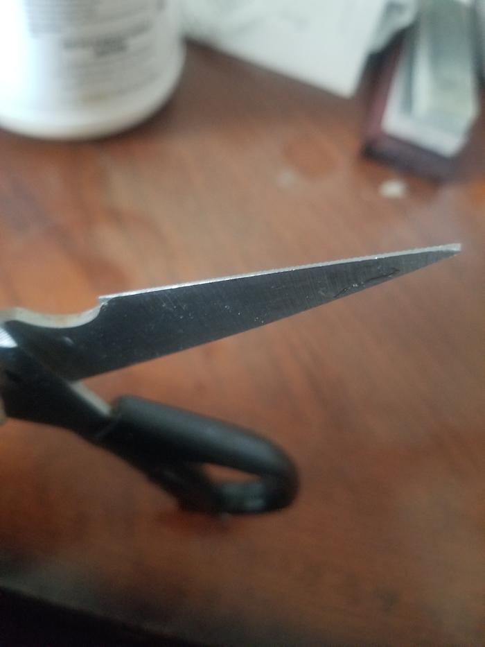 dull chipped edge 