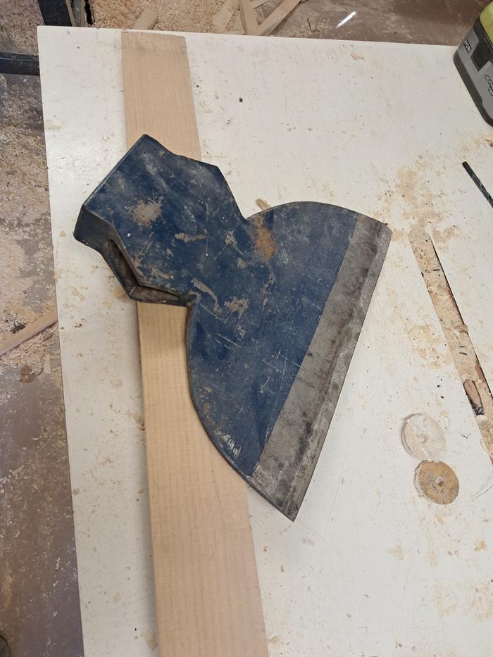 Axe head and blank of oak