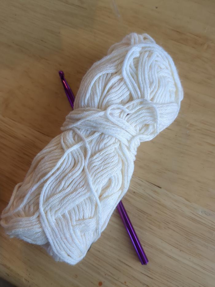 Yarn/hook.