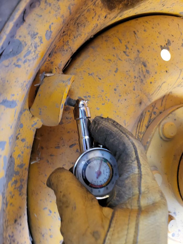 [Thumbnail for 4_tire-pressure_front.jpg]