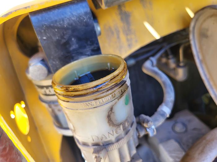 [Thumbnail for brake-fluid_topped-up.jpg]