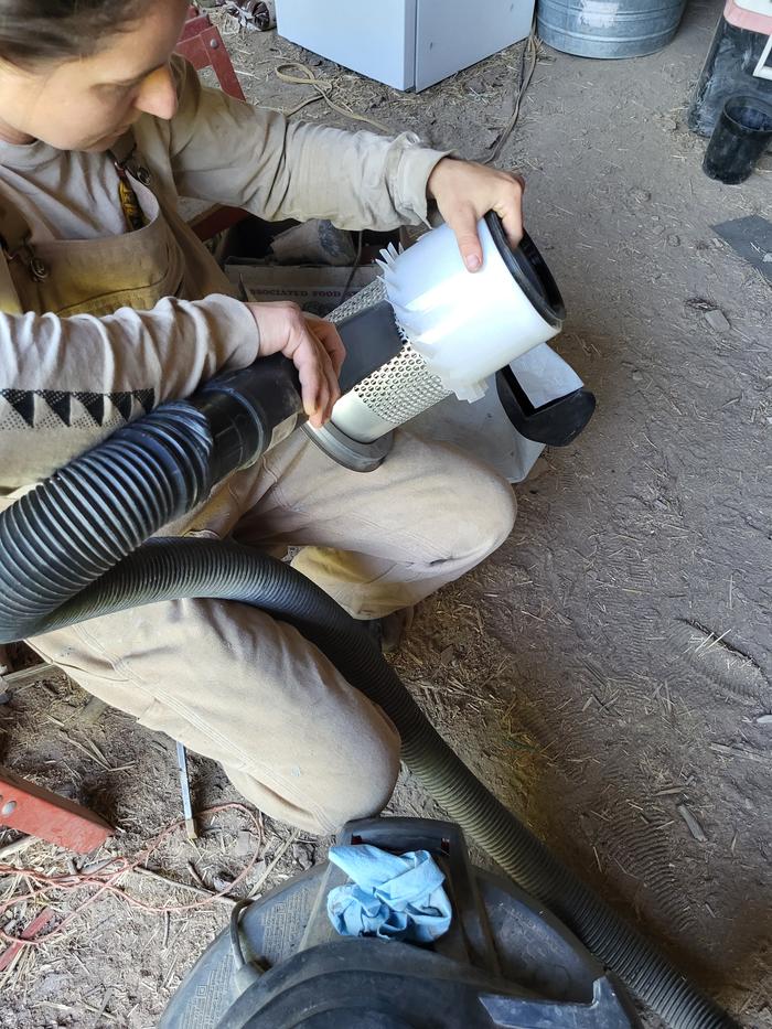 [Thumbnail for engine-air-filter_vacuuming.jpg]