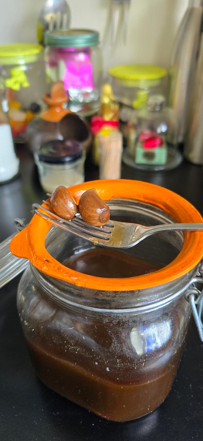 Garlic preserved in soya sauce