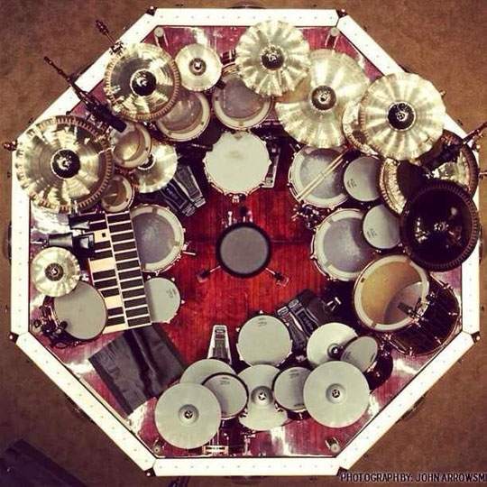 [Thumbnail for neil_pearts_drum_set_from_above_2014-01-27.jpg]